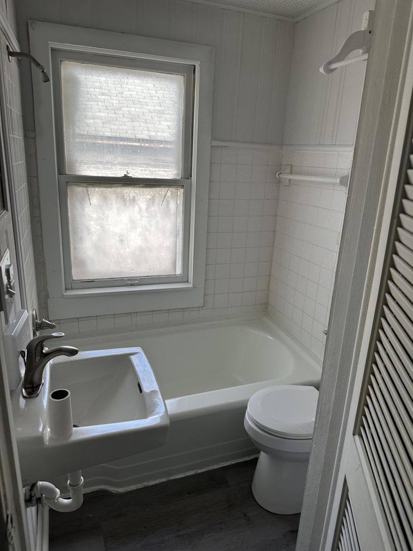 Apartment for rent at 412 N William St, South Bend, IN 46601