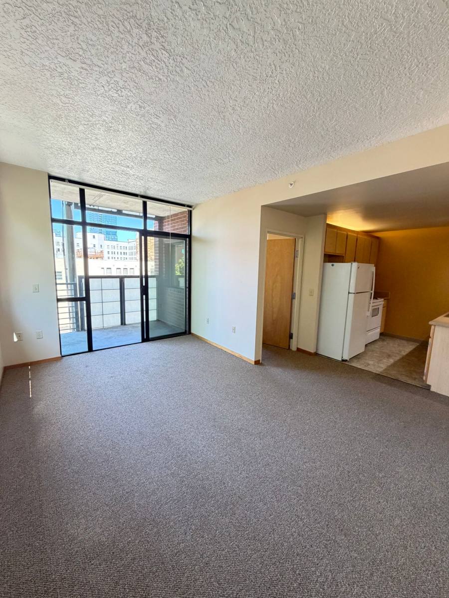 Apartment for rent at 1024 SW Main St, Portland, OR 97205