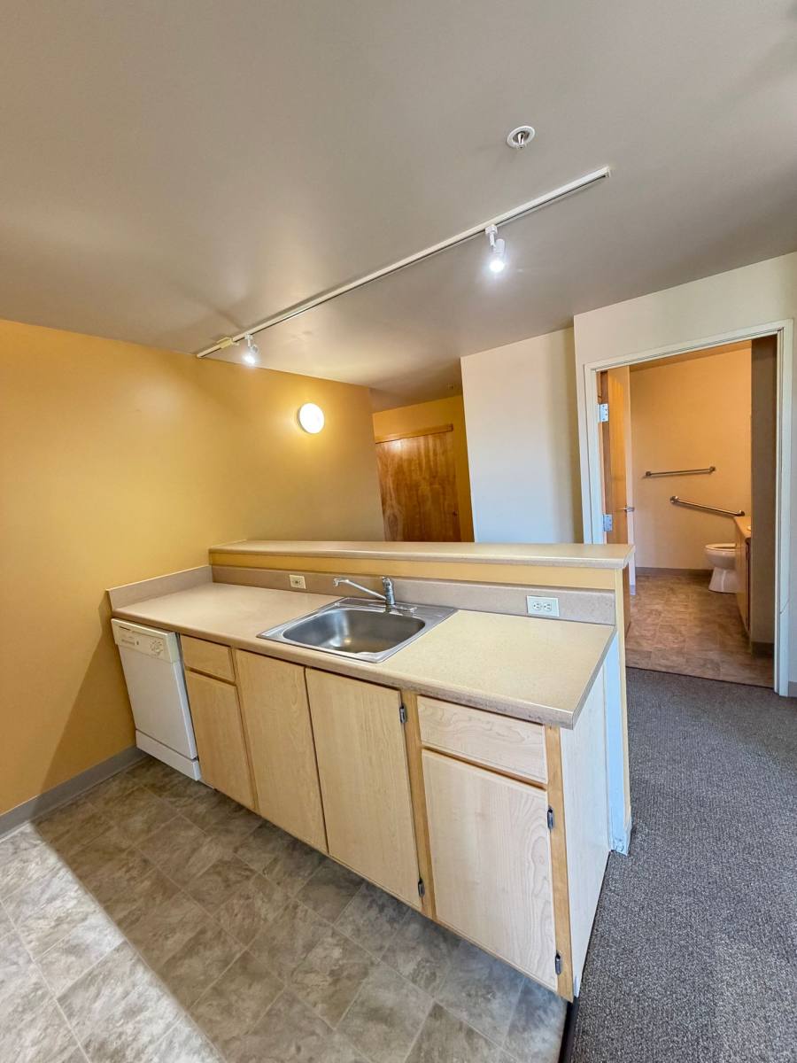 Apartment for rent at 1024 SW Main St, Portland, OR 97205