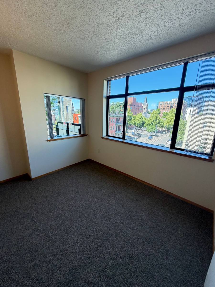 Apartment for rent at 1024 SW Main St, Portland, OR 97205