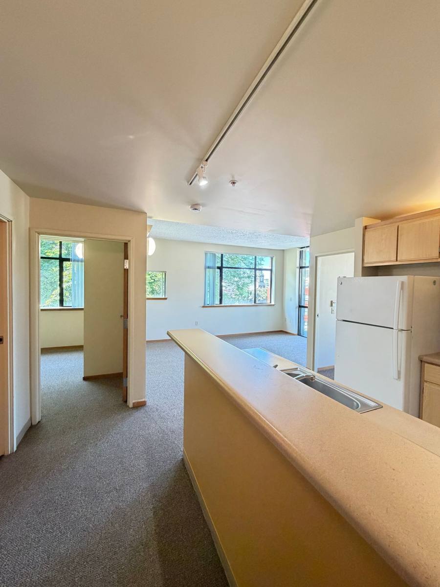 Apartment for rent at 1024 SW Main St, Portland, OR 97205