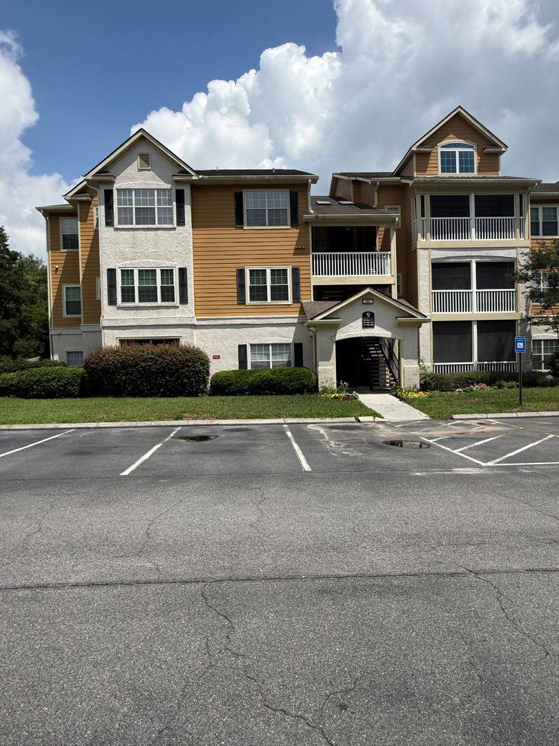 Condo for rent at 9201 Walden Park Dr, Savannah, GA 31410