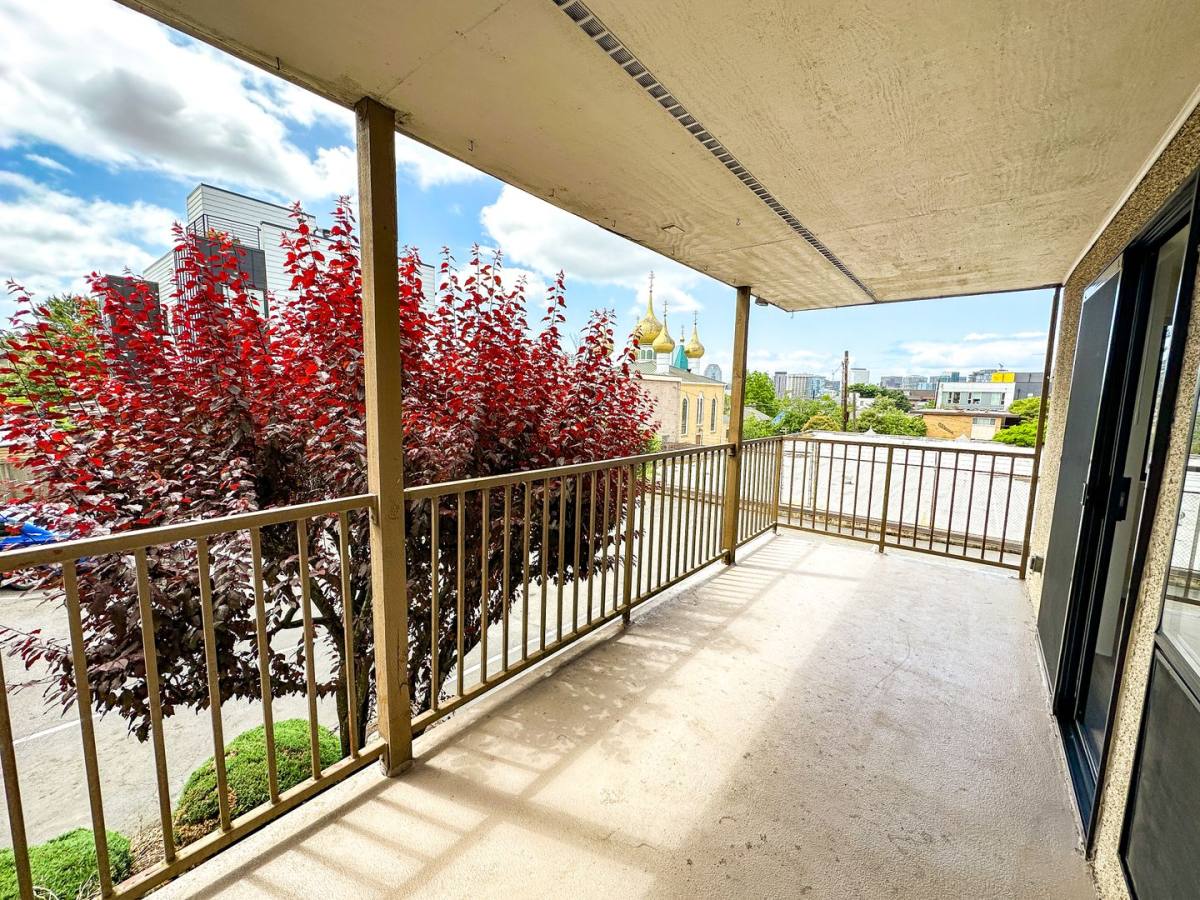 Apartment for rent at 1727 14th Ave, Seattle, WA 98122
