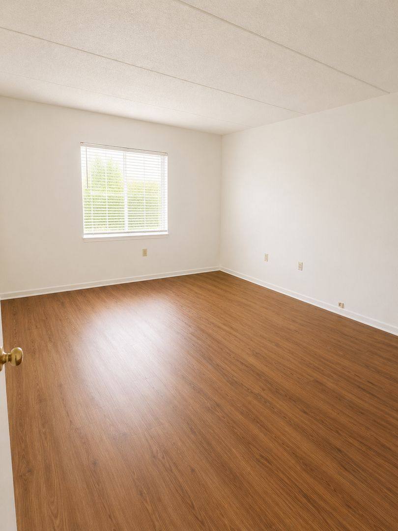 Apartment for rent at 2812 Somerset Park Dr, Tampa, FL 33613