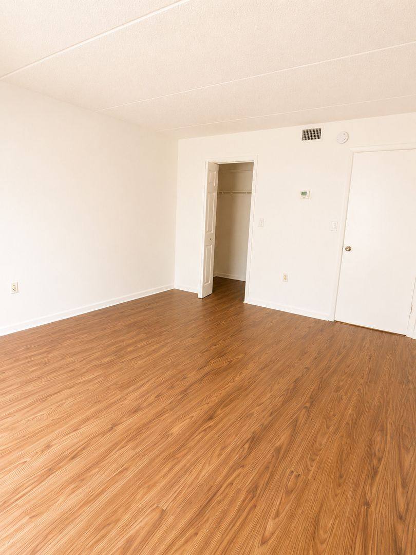 Apartment for rent at 2812 Somerset Park Dr, Tampa, FL 33613
