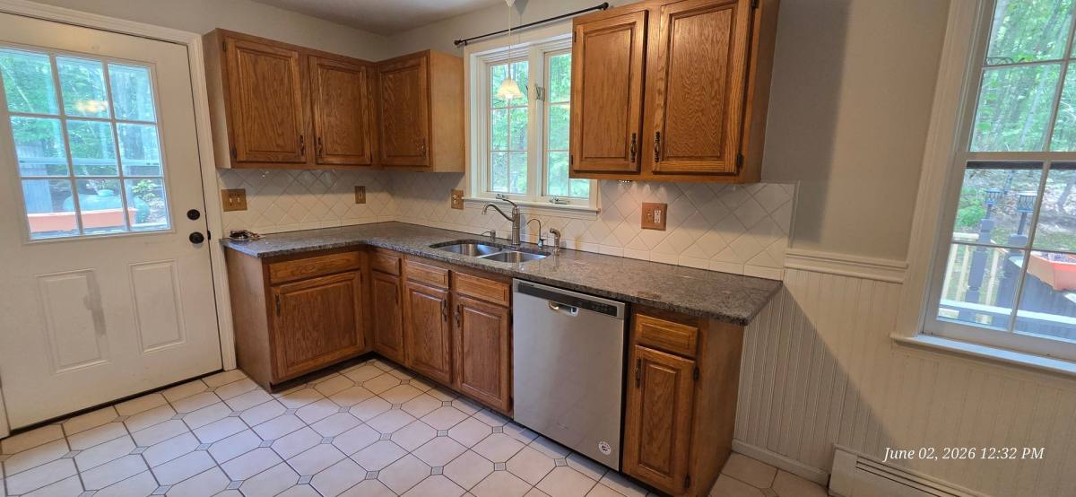 House for rent at 6A Sheridan Dr, Londonderry, NH 03053