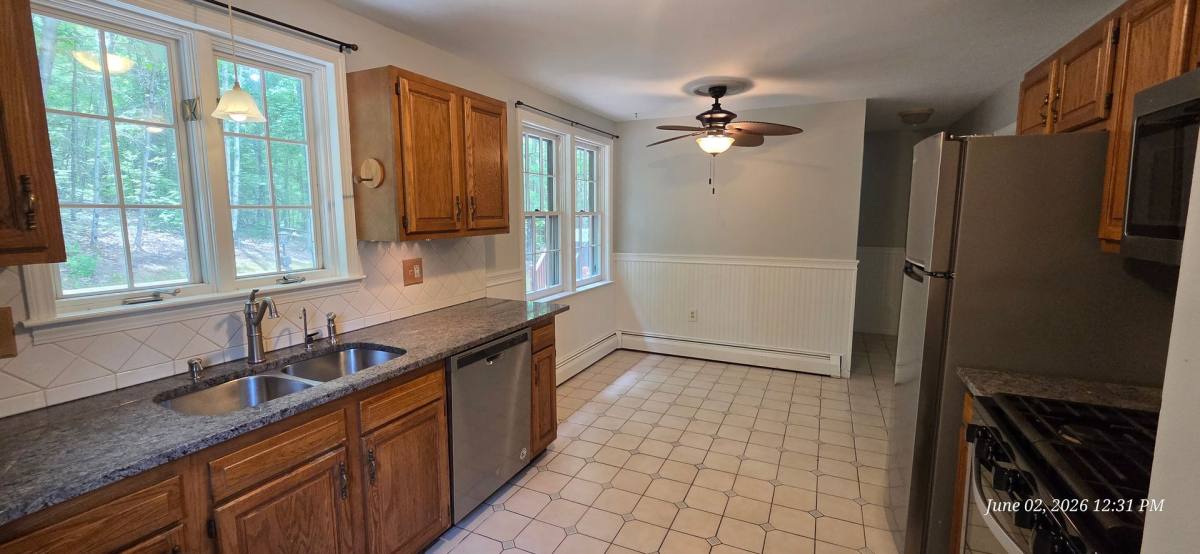 House for rent at 6A Sheridan Dr, Londonderry, NH 03053