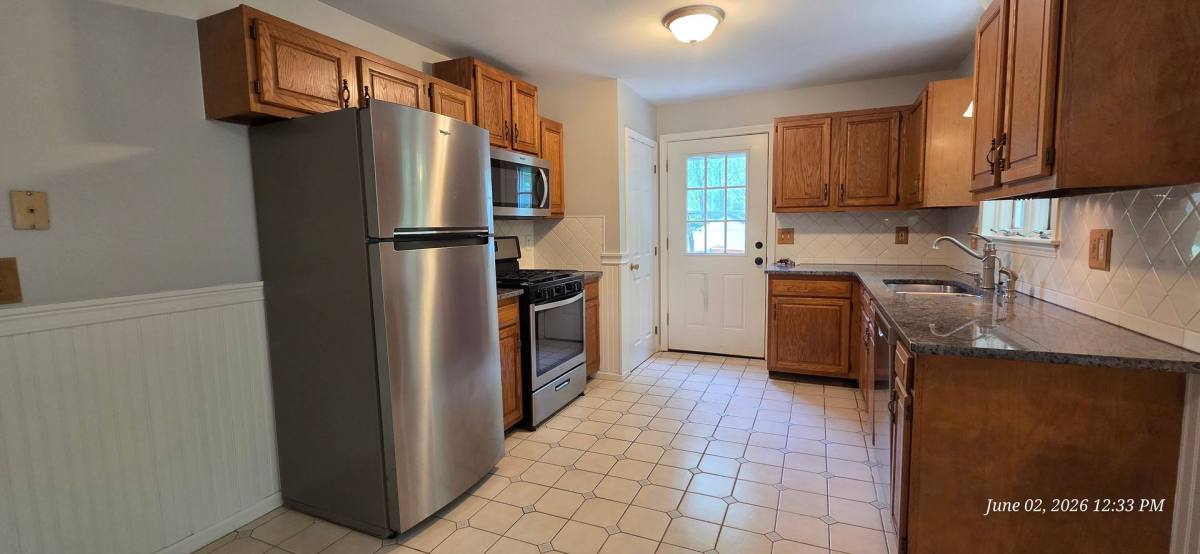 House for rent at 6A Sheridan Dr, Londonderry, NH 03053