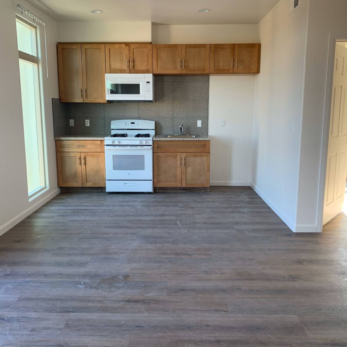 Apartment for rent at 6109 Crenshaw Blvd, Los Angeles, CA 90043