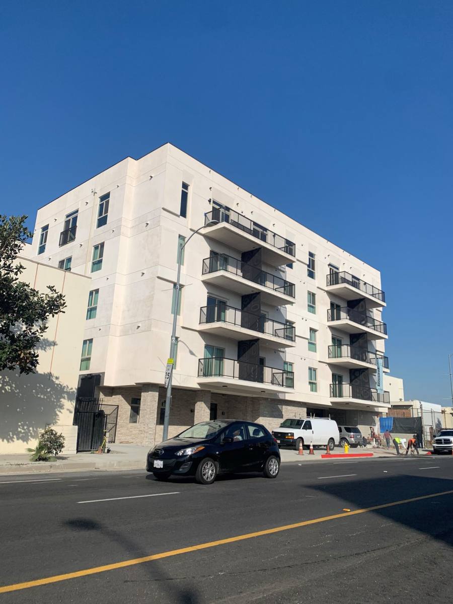 Apartment for rent at 6109 Crenshaw Blvd, Los Angeles, CA 90043