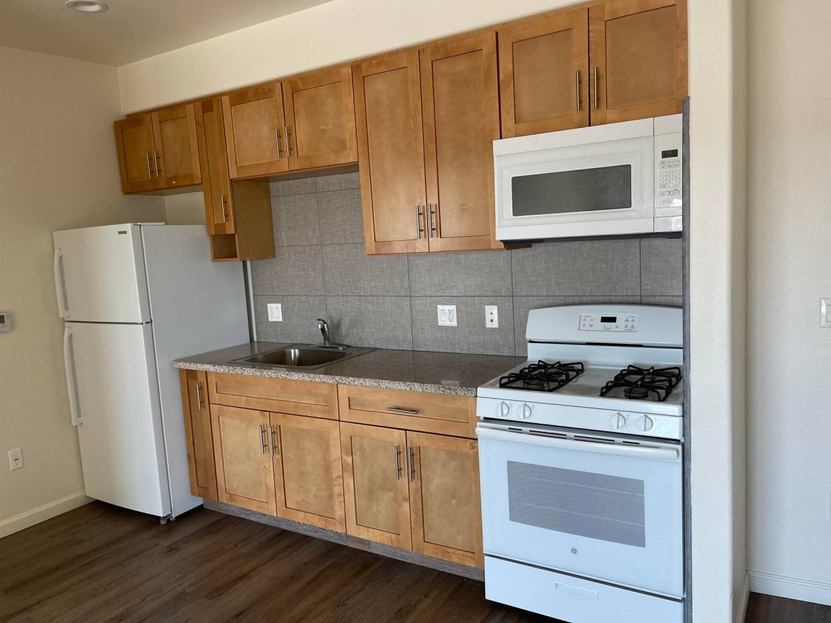 Apartment for rent at 6109 Crenshaw Blvd, Los Angeles, CA 90043
