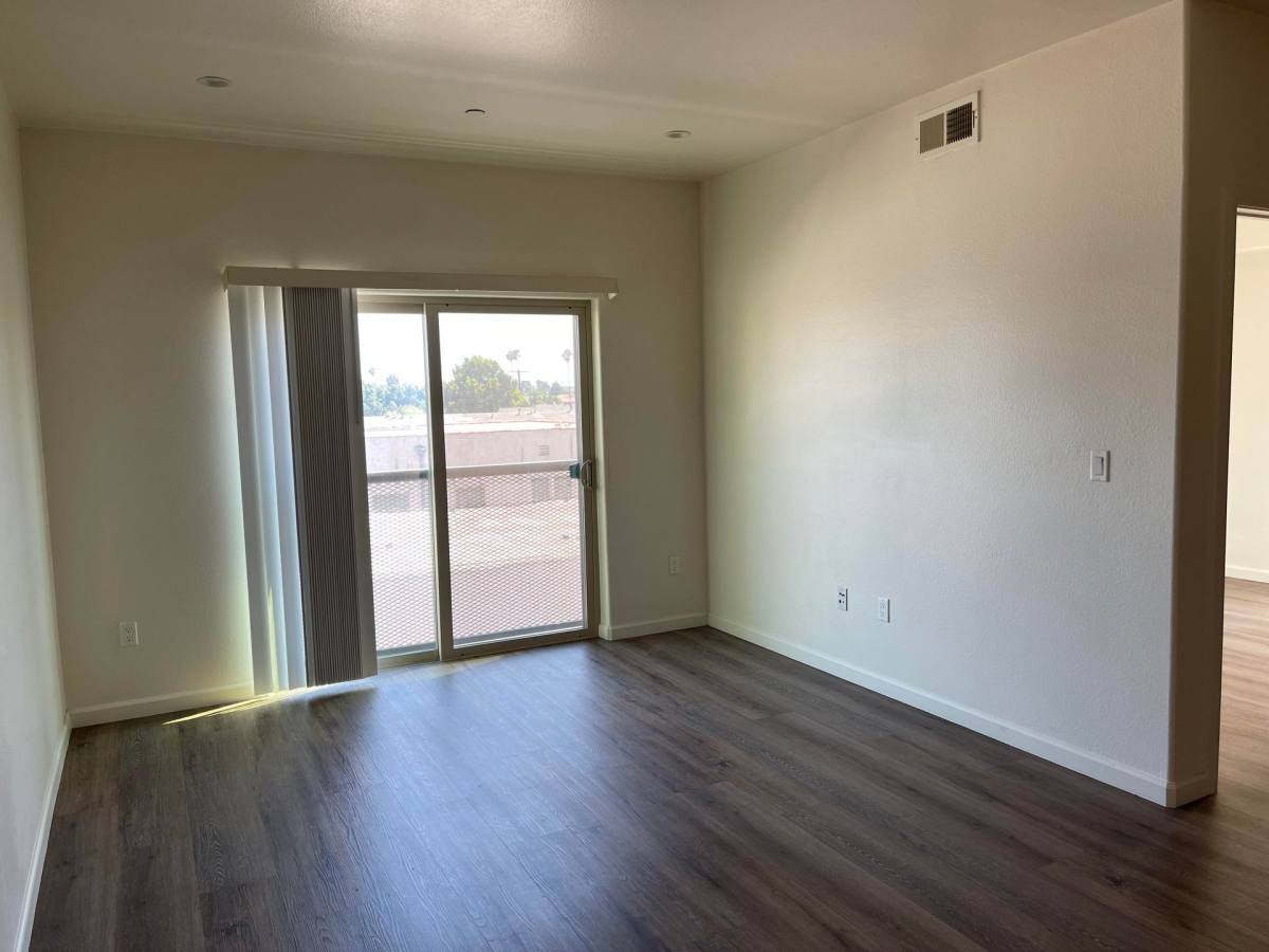Apartment for rent at 6109 Crenshaw Blvd, Los Angeles, CA 90043