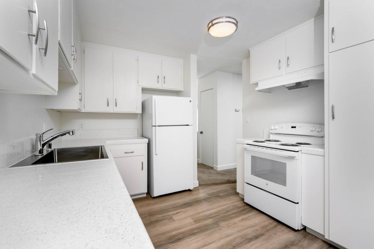 Townhouse for rent at 4052 1 2 Brant St, San Diego, CA 92103