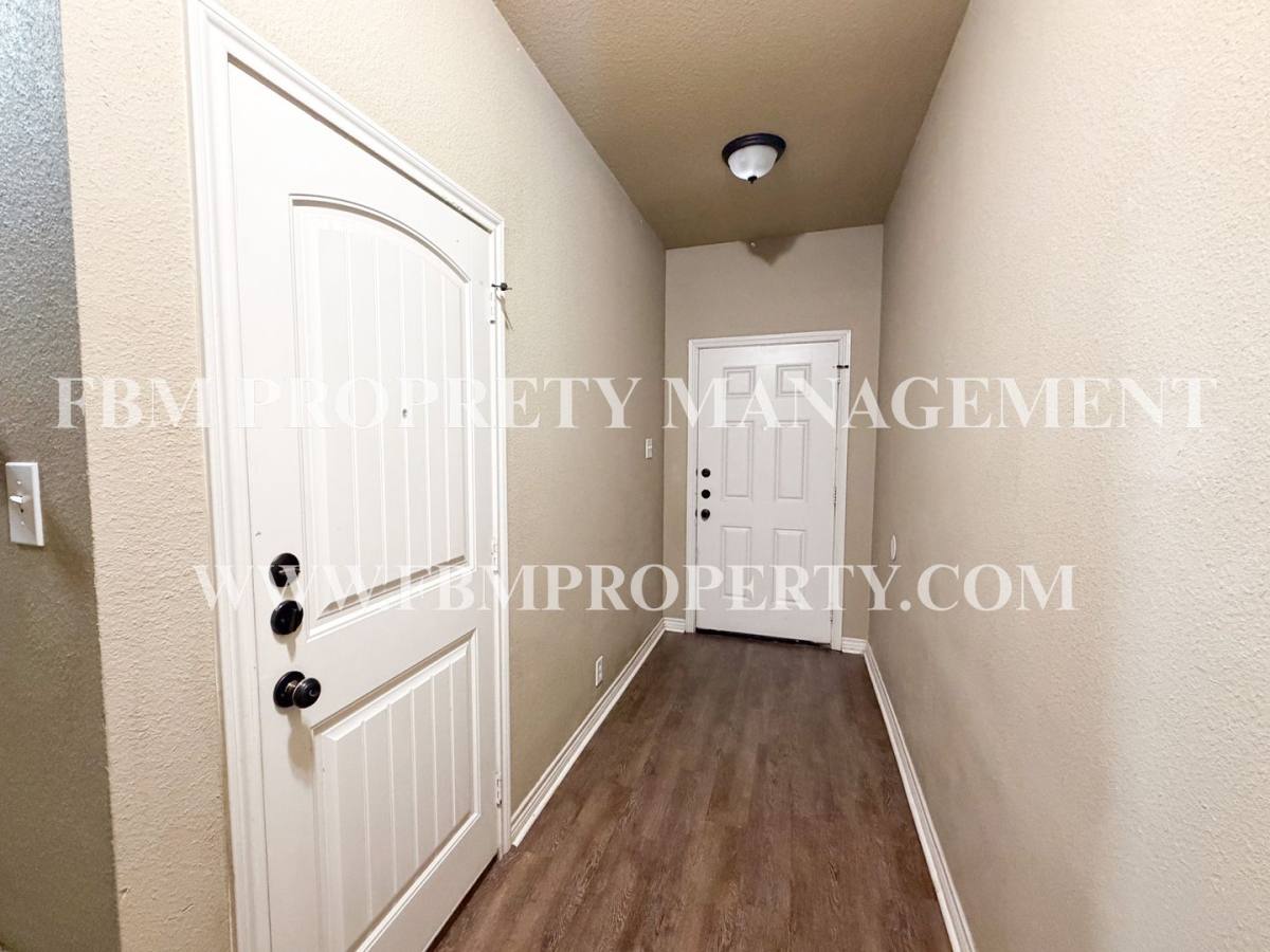Townhouse for rent at 472 Pecan Hollow St, Ennis, TX 75119
