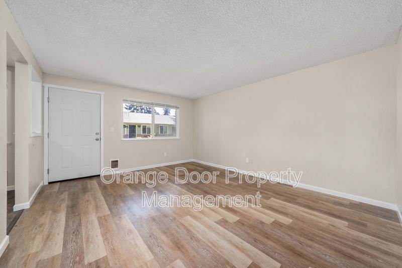 Apartment for rent at 12311 112th Ave Court E #3, Puyallup, WA 98374