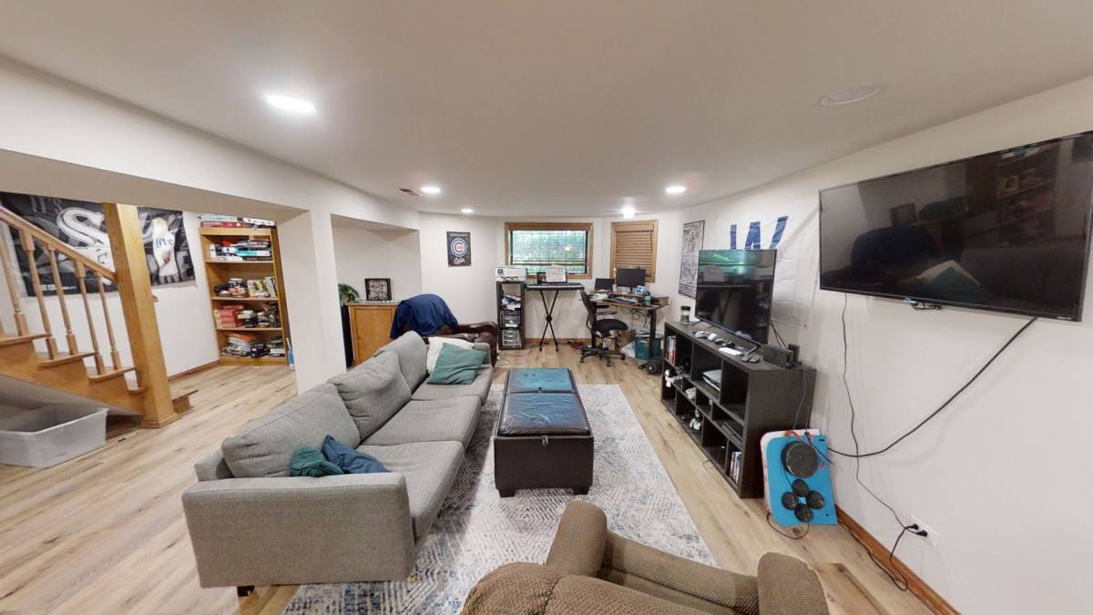 Apartment for rent at 1224 W Eddy, Chicago, IL 60657