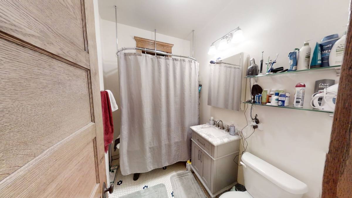Apartment for rent at 1224 W Eddy, Chicago, IL 60657