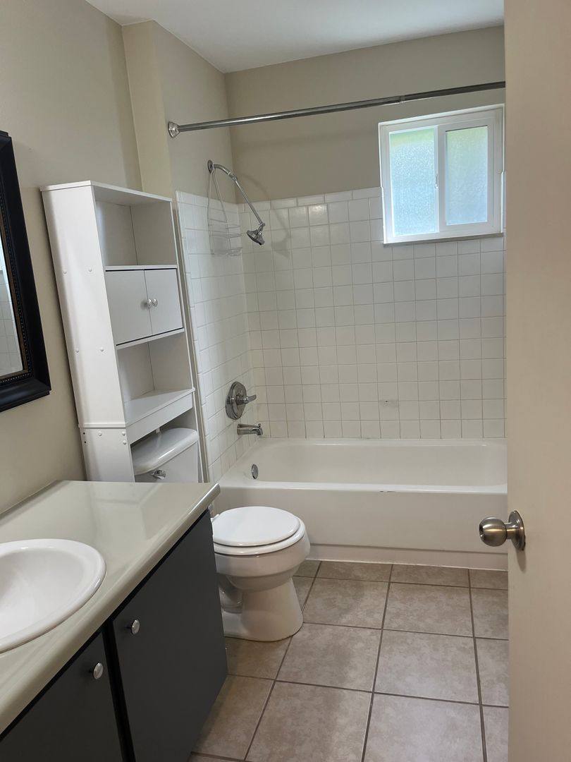 Apartment for rent at 5504 Huron St, Littleton, CO 80120