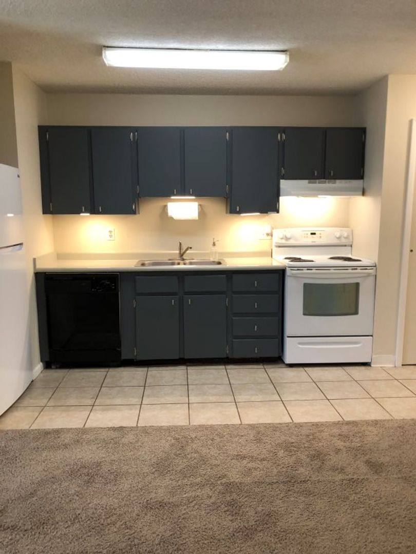 Apartment for rent at 5504 Huron St, Littleton, CO 80120