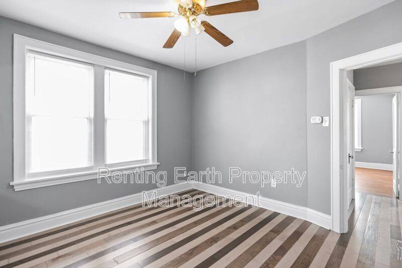 Apartment for rent at 3868 Meramec St #2F, Saint Louis, MO 63116