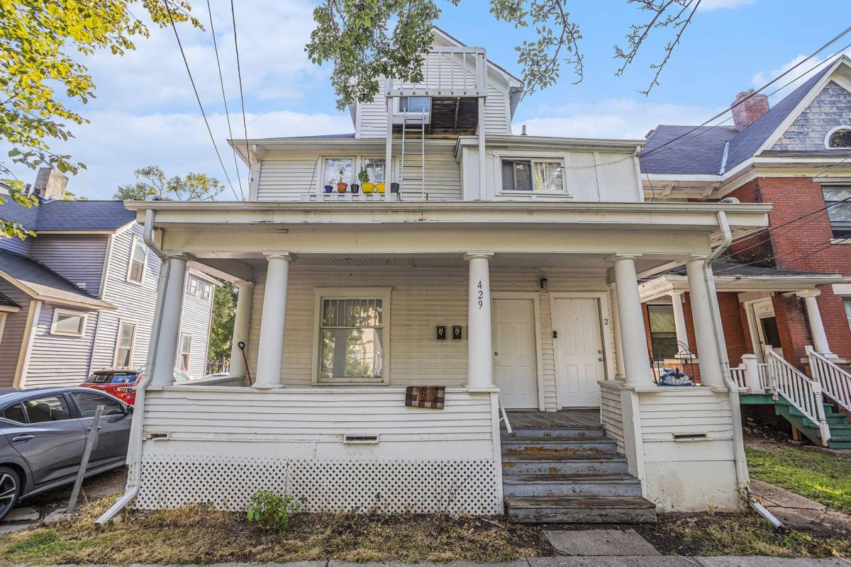 Apartment for rent at 429 Davis St, Kalamazoo, MI 49007