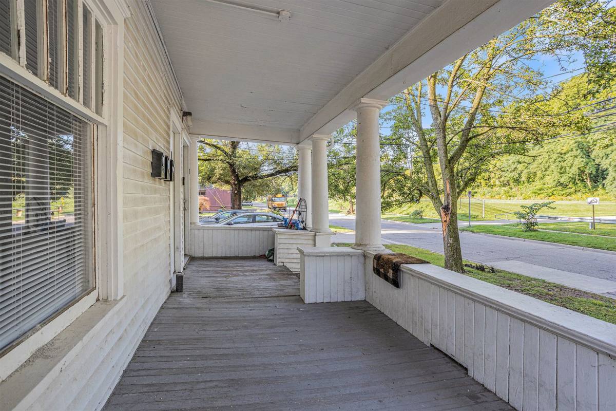 Apartment for rent at 429 Davis St, Kalamazoo, MI 49007