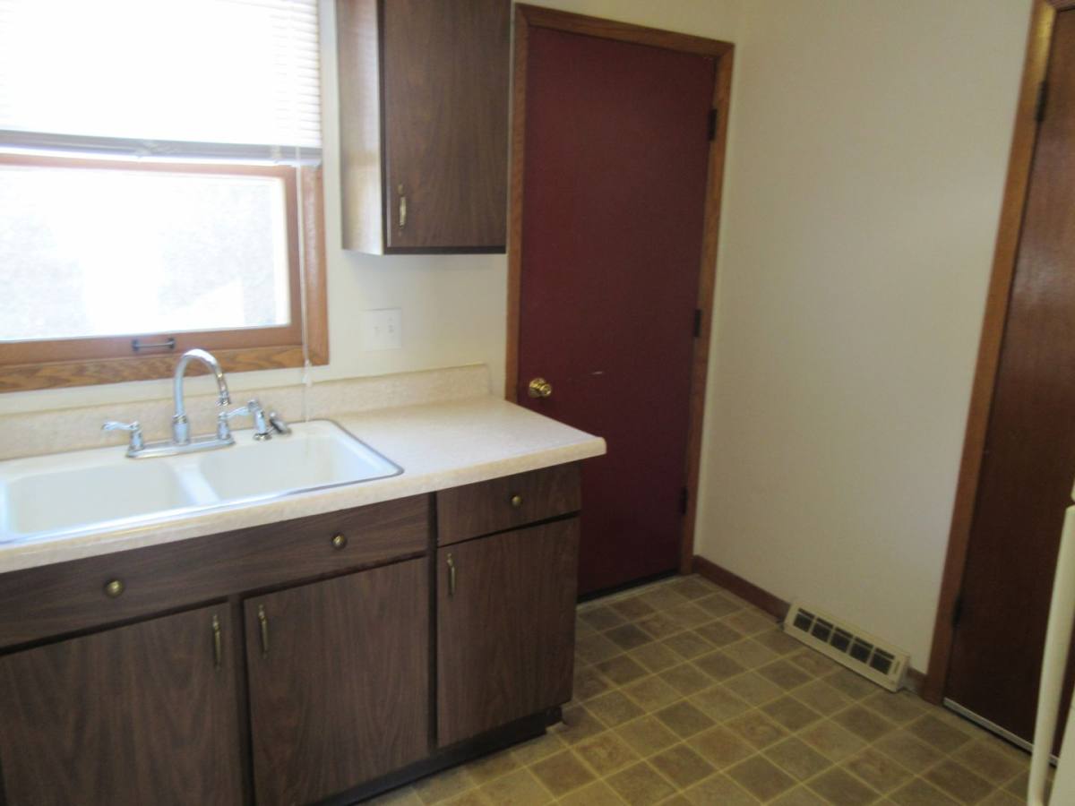 Apartment for rent at 204-206 N Grant Ave, Janesville, WI 53548