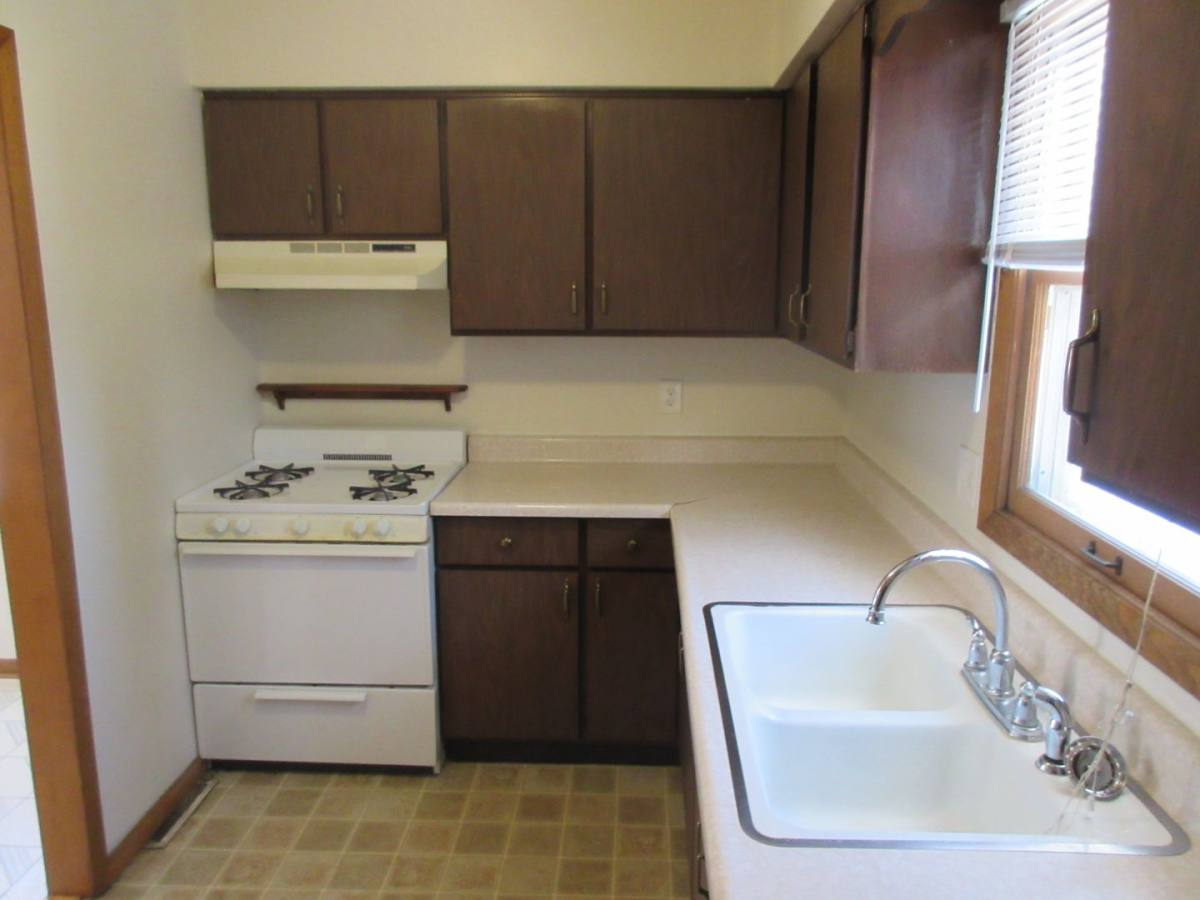 Apartment for rent at 204-206 N Grant Ave, Janesville, WI 53548