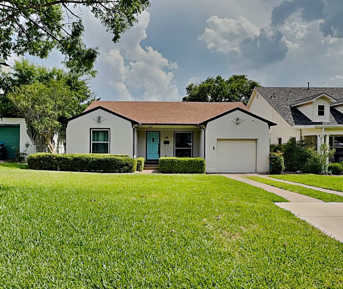 House for rent at 4225 Lovell Ave, Fort Worth, TX 76107