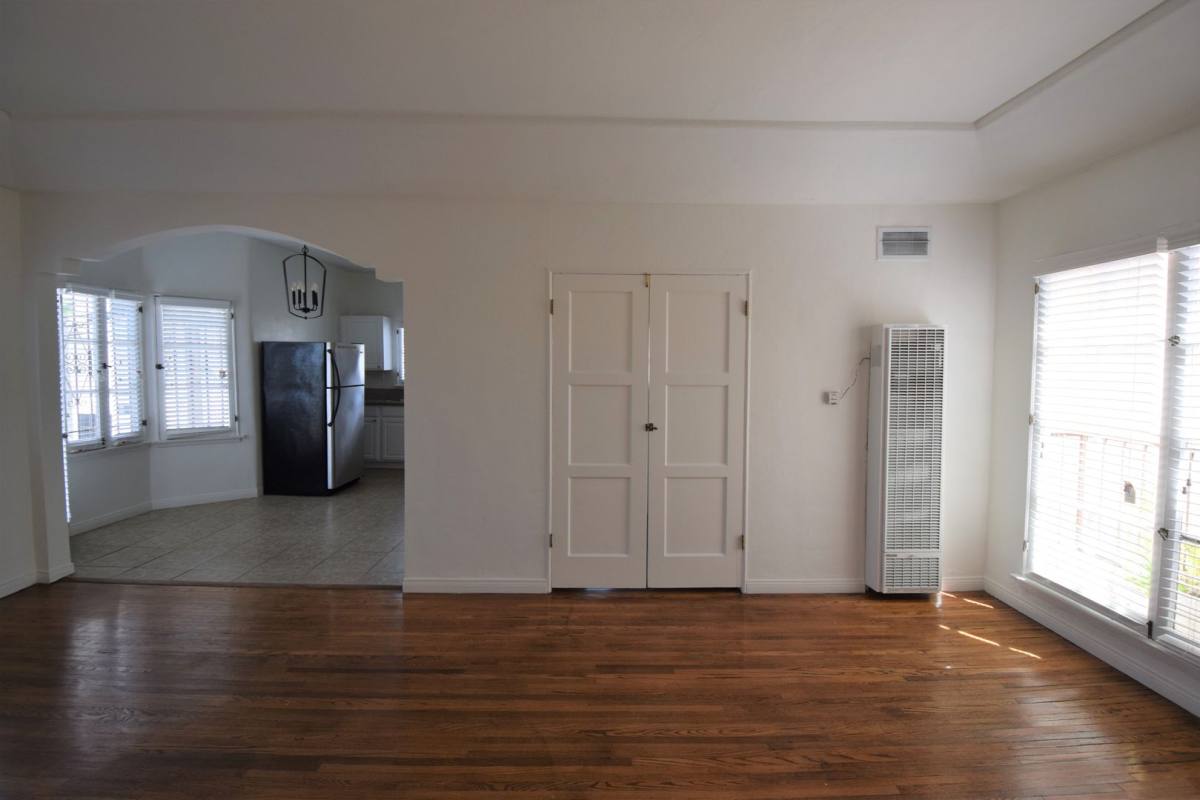 Apartment for rent at 1415 S Sierra Bonita Ave, Los Angeles, CA 90019