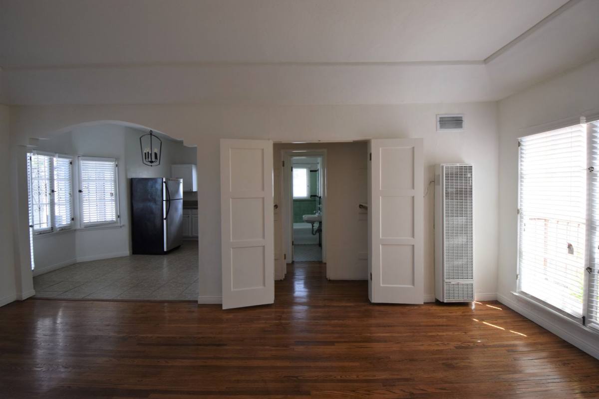 Apartment for rent at 1415 S Sierra Bonita Ave, Los Angeles, CA 90019