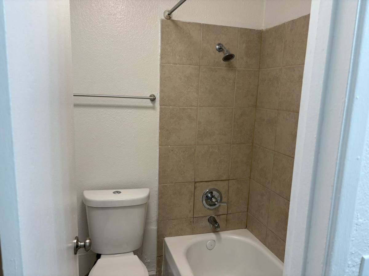 Apartment for rent at 421 14th St, Sacramento, CA 95814
