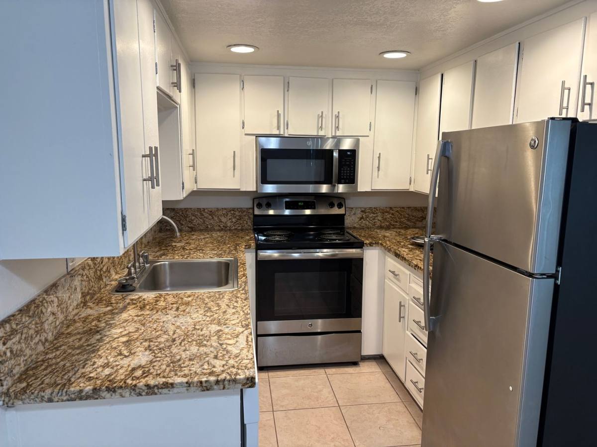 Apartment for rent at 421 14th St, Sacramento, CA 95814