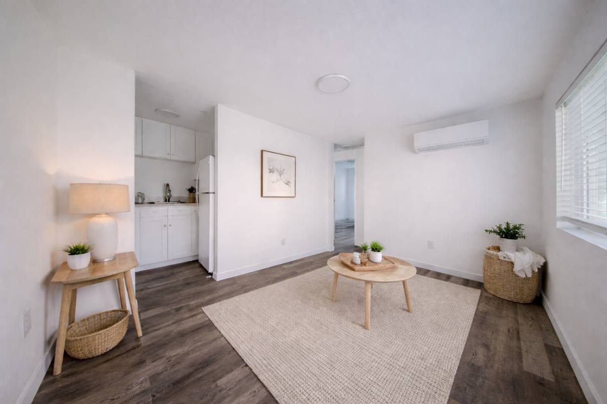 Apartment for rent at 12914 Doty Ave, Hawthorne, CA 90250