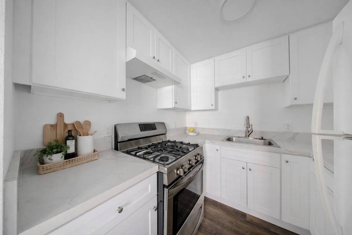 Apartment for rent at 12914 Doty Ave, Hawthorne, CA 90250