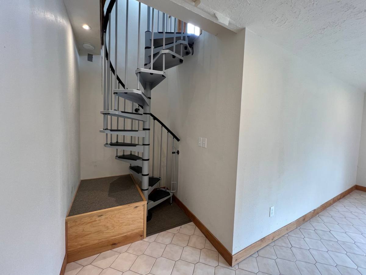 House for rent at 52471 Reedsford Rd, Myrtle Point, OR 97458