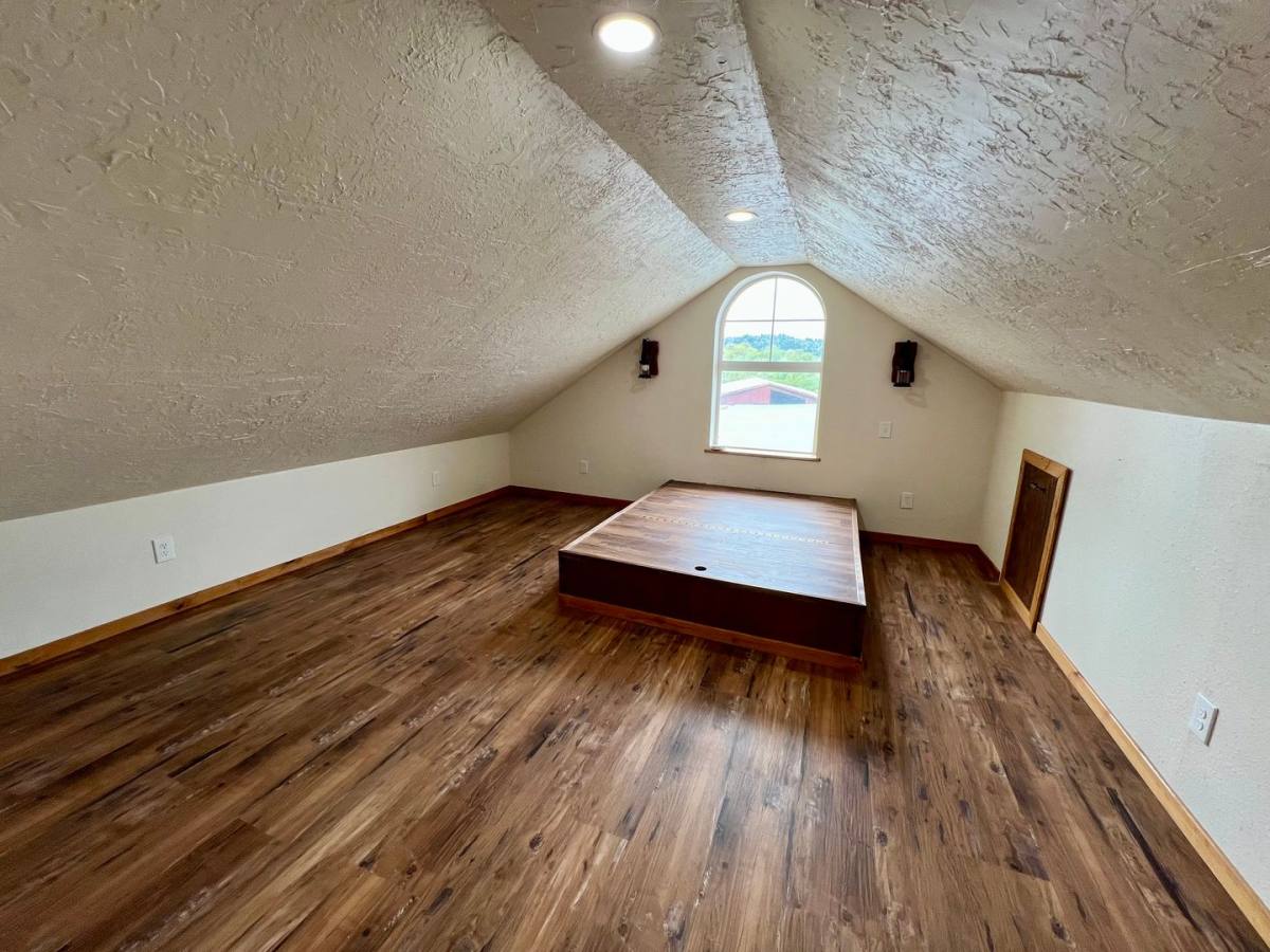 House for rent at 52471 Reedsford Rd, Myrtle Point, OR 97458