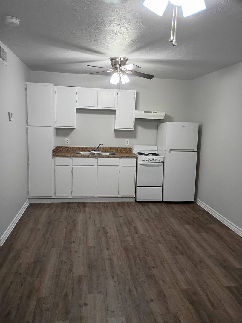 Apartment for rent at 7071 S Bilbo Rd, Orange, TX 77632