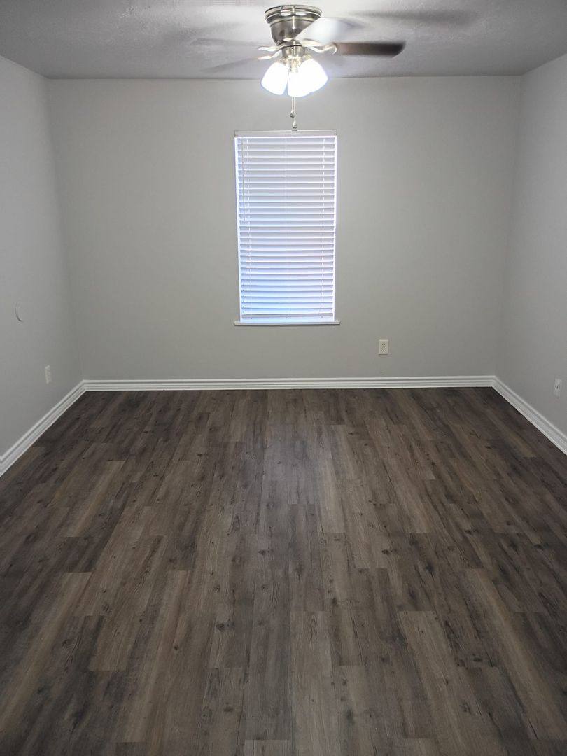 Apartment for rent at 7071 S Bilbo Rd, Orange, TX 77632