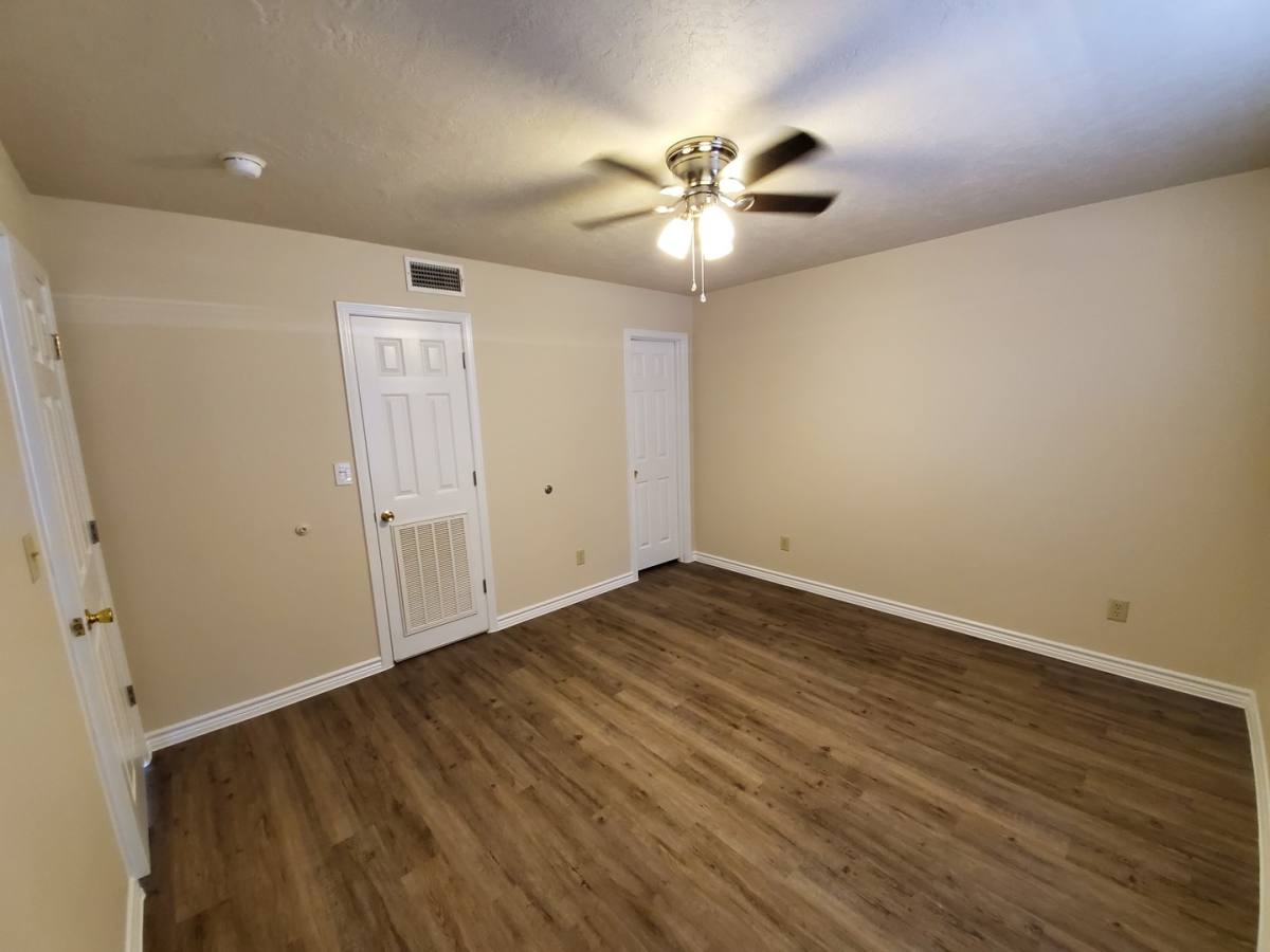 Apartment for rent at 7071 S Bilbo Rd, Orange, TX 77632