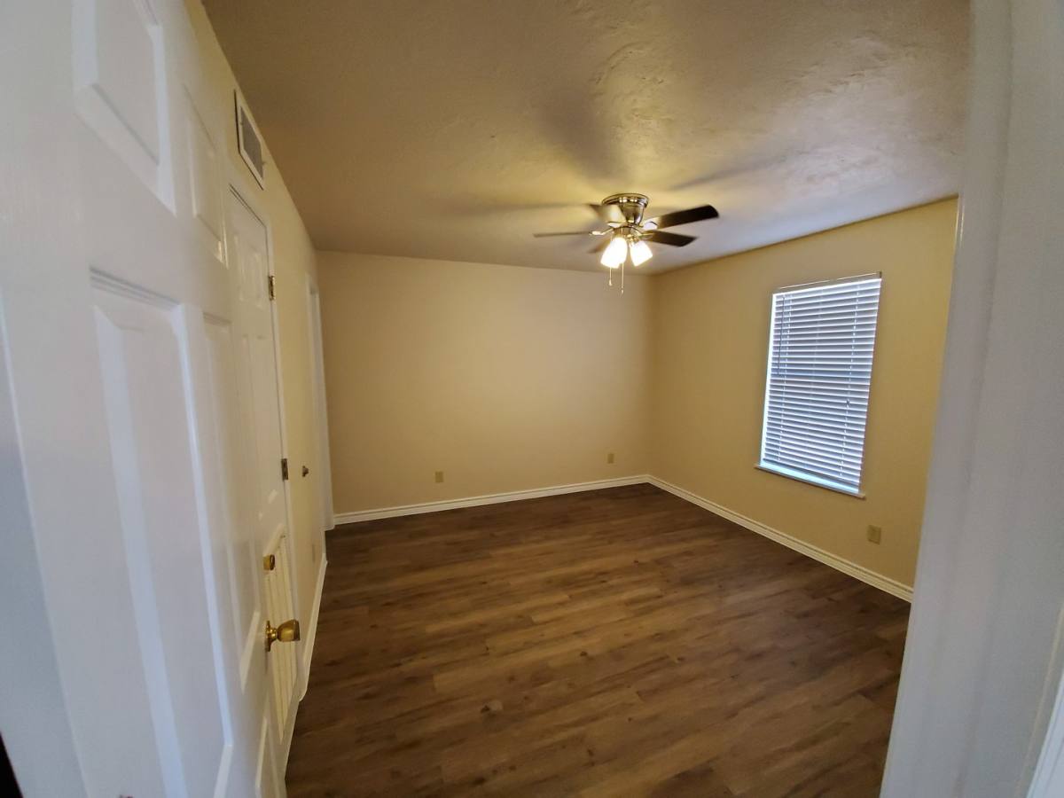 Apartment for rent at 7071 S Bilbo Rd, Orange, TX 77632