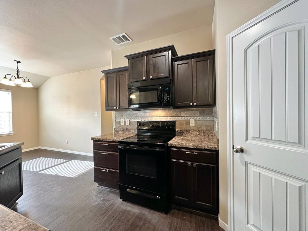 Townhouse for rent at 1301 Vanguard Lane, Killeen, TX 76549