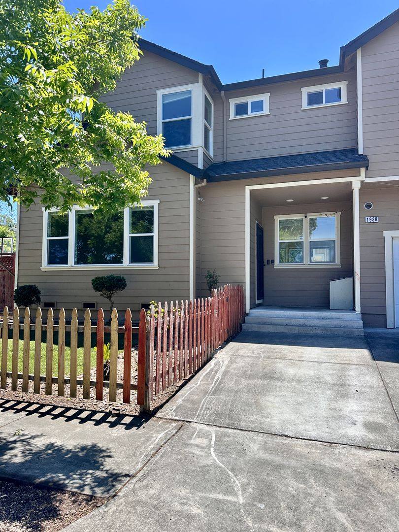 Townhouse for rent at 1938 Terry Rd, Santa Rosa, CA 95403