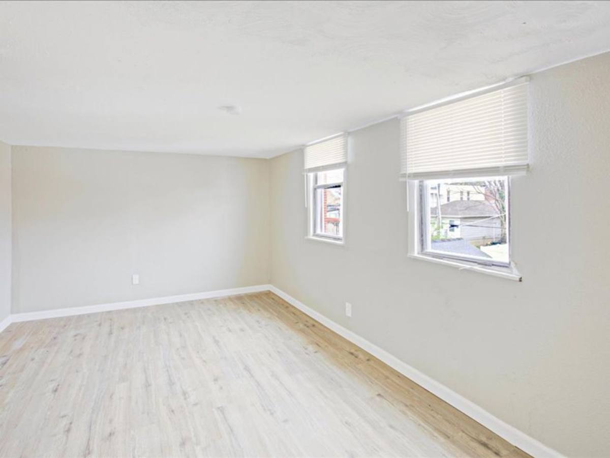 House for rent at 6730 Vermont Ave, Saint Louis, MO 63111