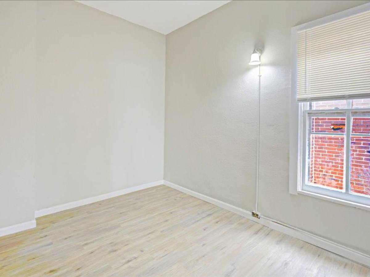 House for rent at 6730 Vermont Ave, Saint Louis, MO 63111