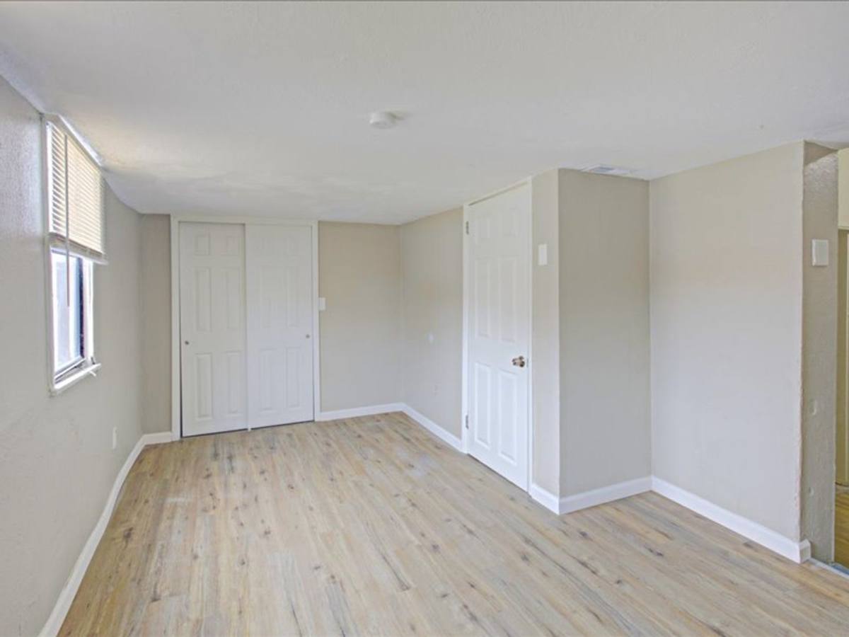 House for rent at 6730 Vermont Ave, Saint Louis, MO 63111