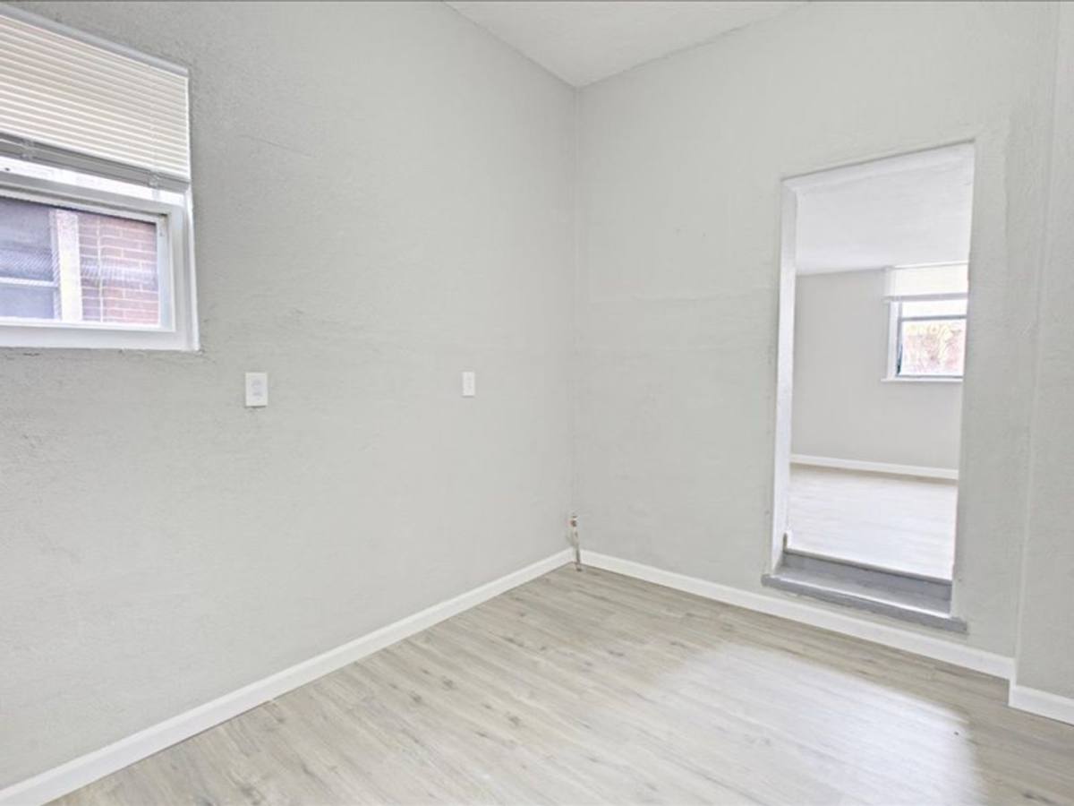 House for rent at 6730 Vermont Ave, Saint Louis, MO 63111