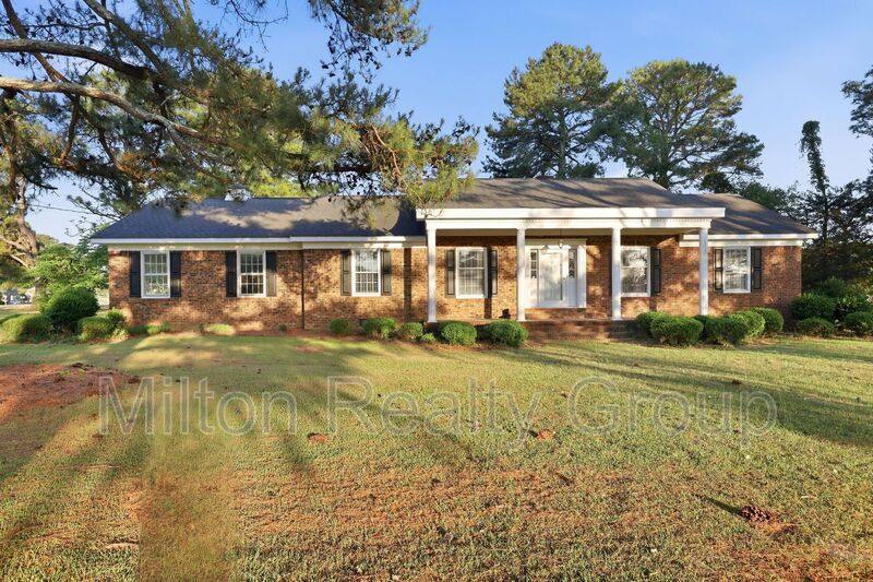 House for rent at 1130 Prospect Church Rd, Dunn, NC 28334