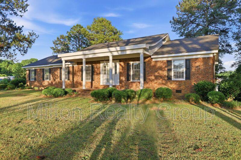 House for rent at 1130 Prospect Church Rd, Dunn, NC 28334