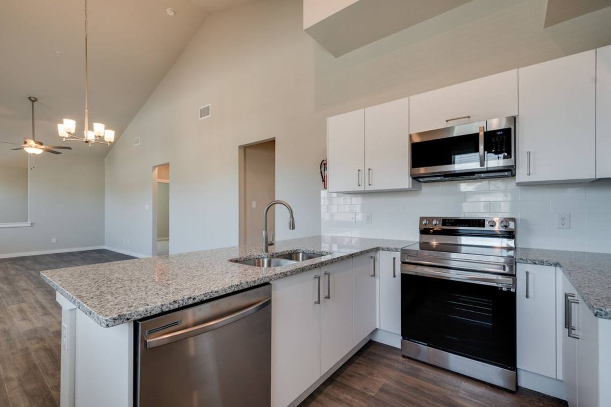 Townhouse for rent at 750 Fallow Dr, Venus, TX 76084